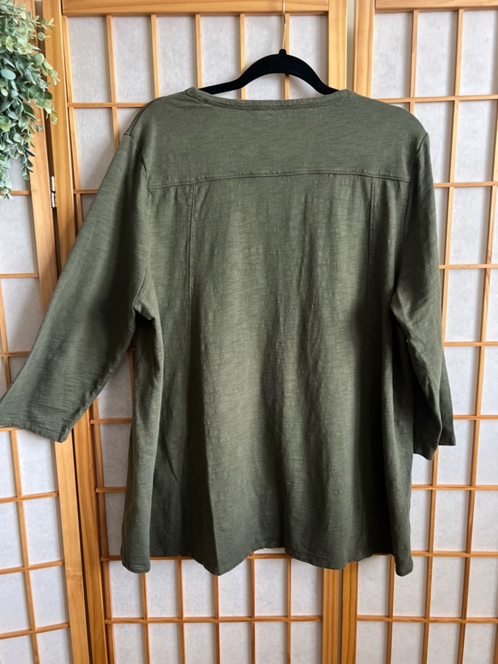 Chico’s Olive Green V-Neck Ultimate Tee 3/4 Sleeve Top Size 3 (XL) - Picture 4 of 9